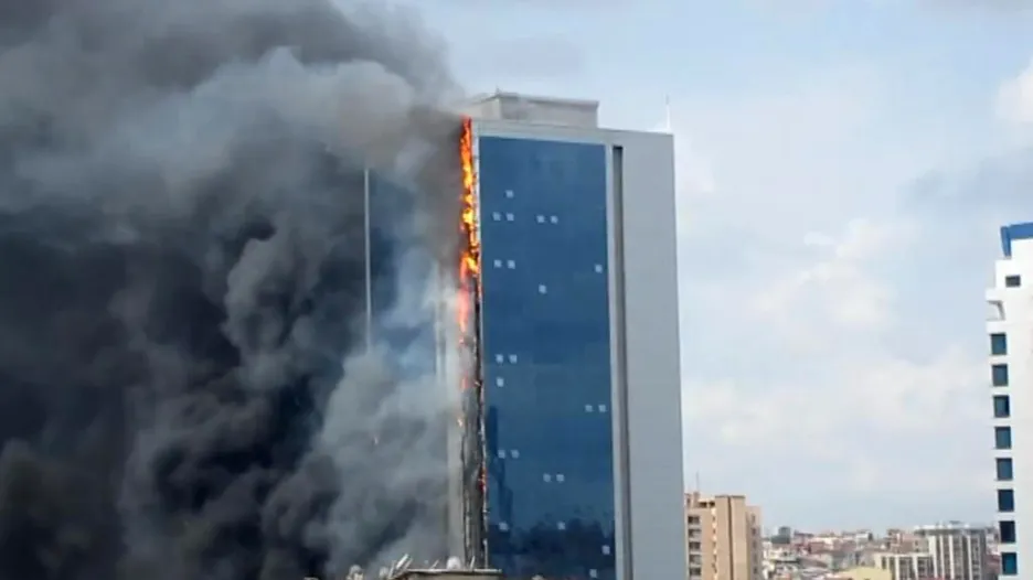 Požár budovy Polat Towers v Istanbulu