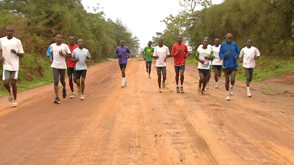 Běžci v Keni