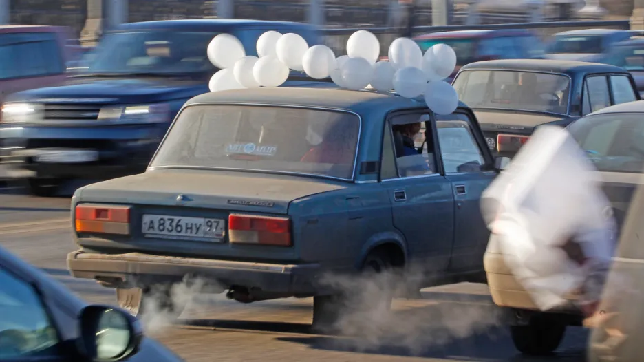 Moskevští automobilisté protestovali proti Putinovi