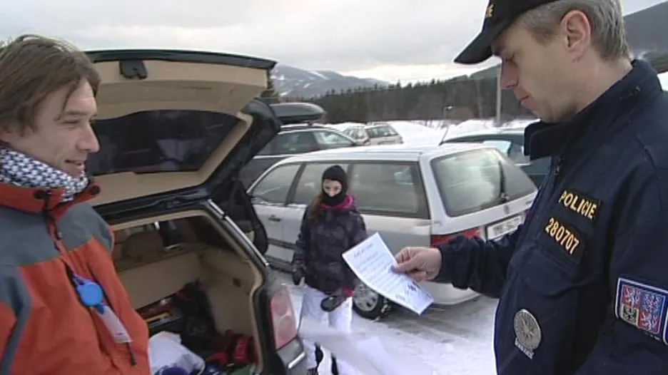 Policie varovala lyžaře před zloději