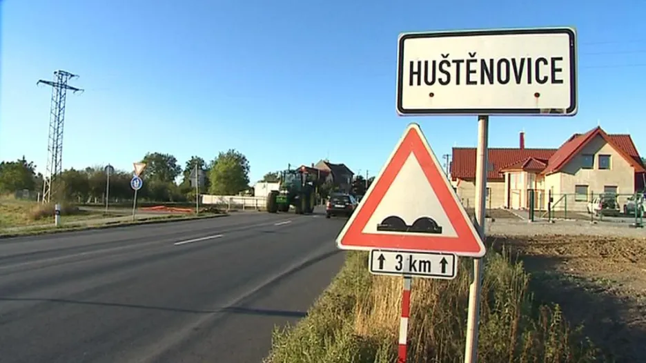 Silnice v obci Huštěnovice