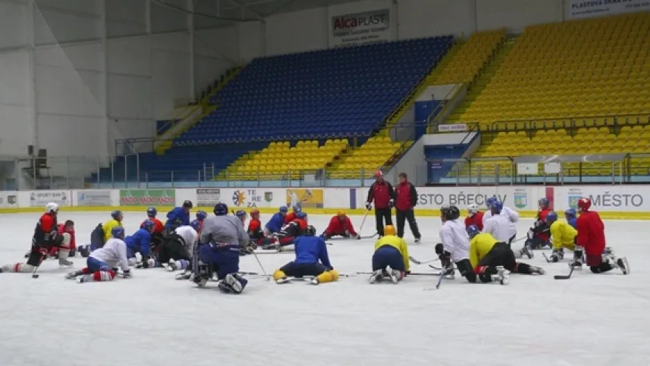 Břeclavští hokejisté při tréninku