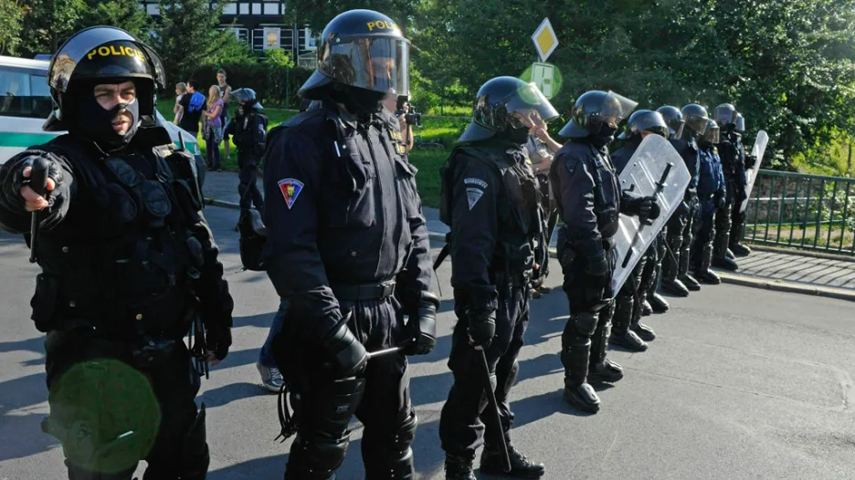 Policie dohlíží na demonstraci ve Varnsdorfu
