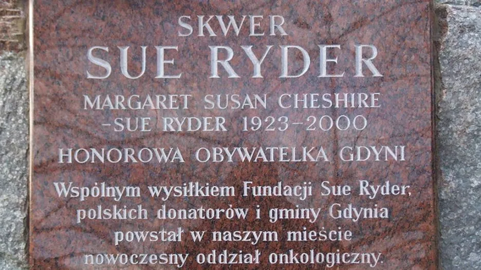 Pomník Lady Sue Ryderové v polském městě Gdyně
