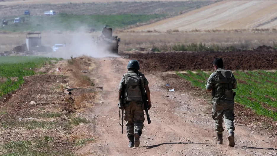 Turecké jednotky poblíž hranic se Sýrií