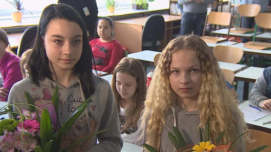Dvanáctiletá Izabela Jefimova a jedenáctiletá Sára Bukovská 