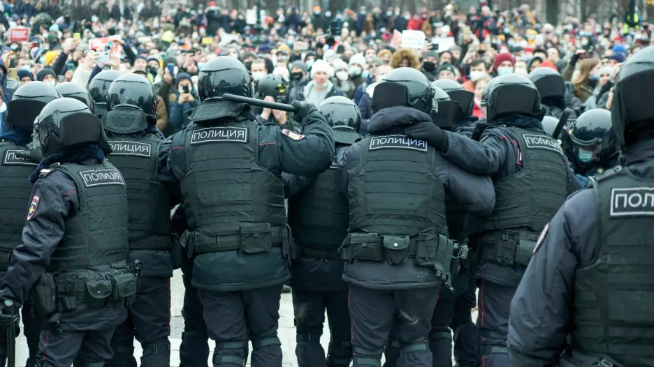 Těžkooděnci na moskevské demonstraci