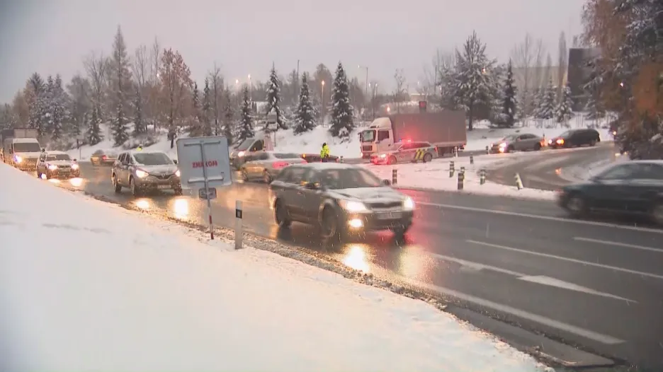 Sníh a dopravní komplikace v Česku