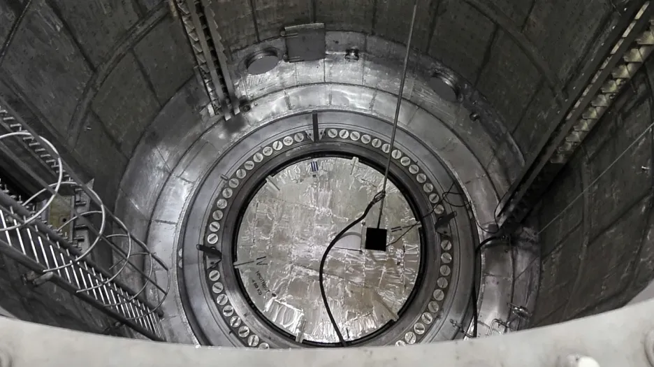 Reaktor prvního bloku dukovanské elektrárny při odstávce