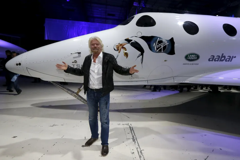 Branson představil nový SpaceShipTwo