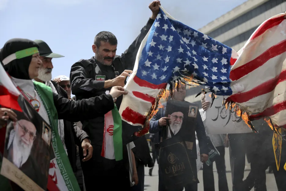Protiamerický protest v Teheránu