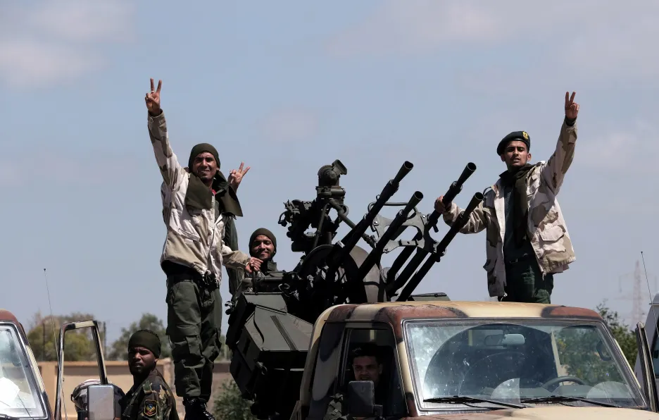 Členové libyjských národních sil polního maršála Chalífy Haftara