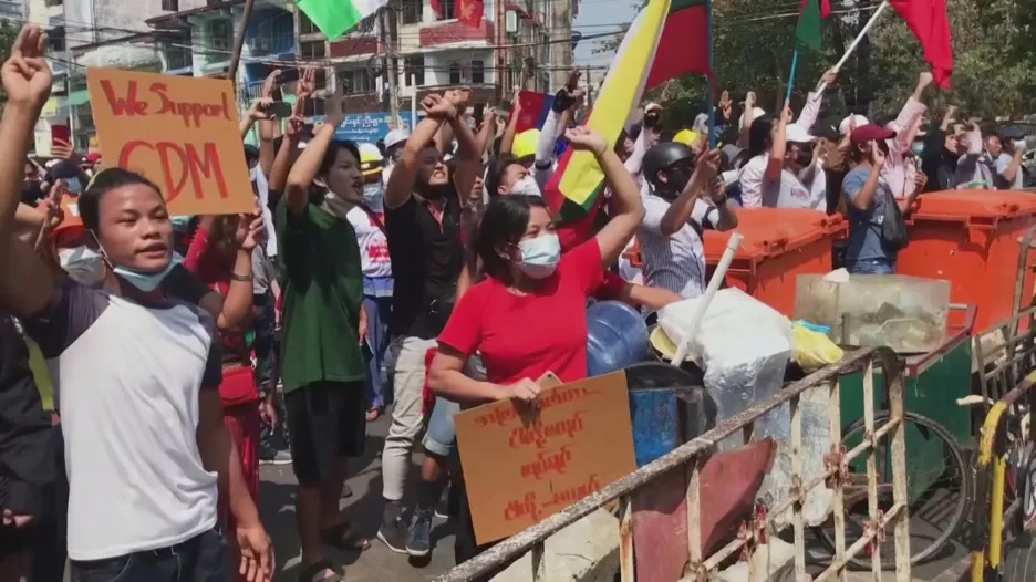 Demonstranti v Myanmaru