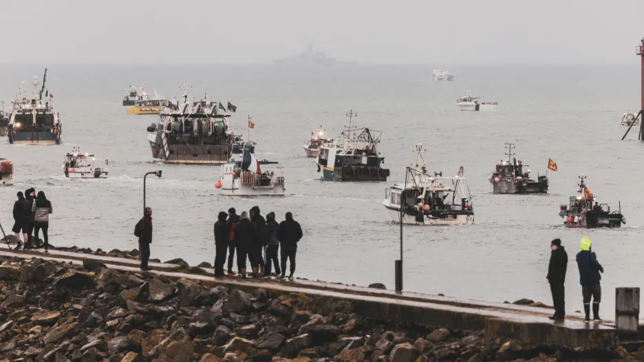Protest francouzských rybářů u ostrova Jersey v květnu 2021