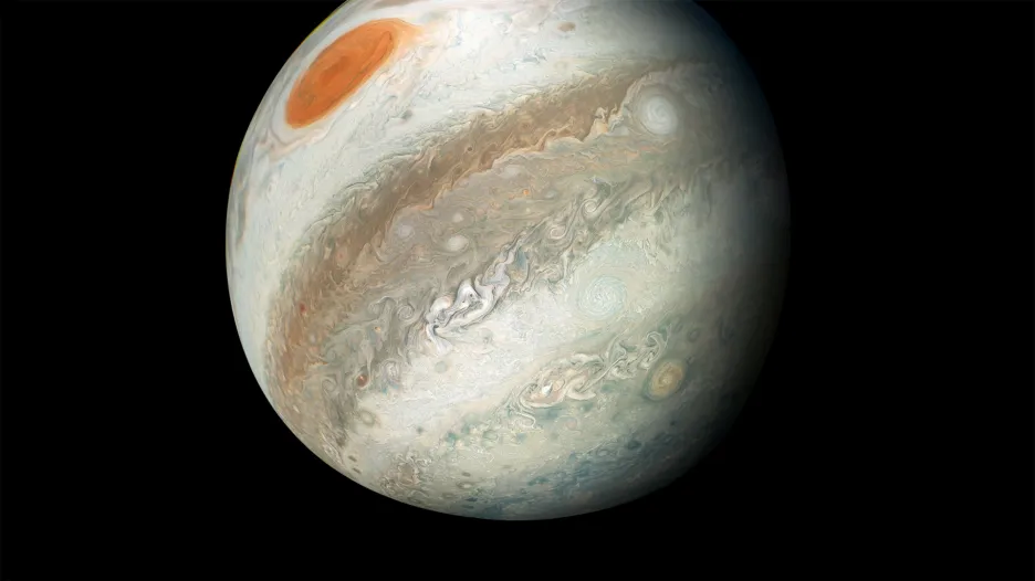 Jupiter na snímku sondy Juno