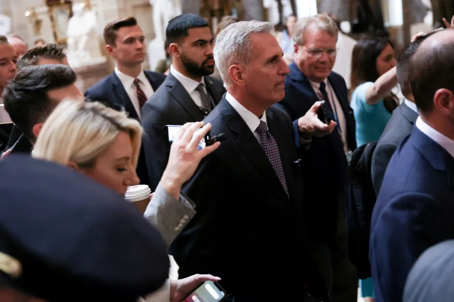 Šéf Sněmovny reprezentantů Kevin McCarthy krátce před hlasováním o dluhovém stropu