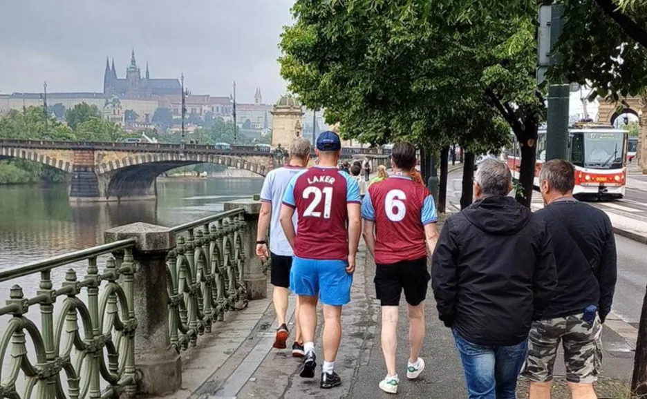 Fanoušci West Ham United v Praze