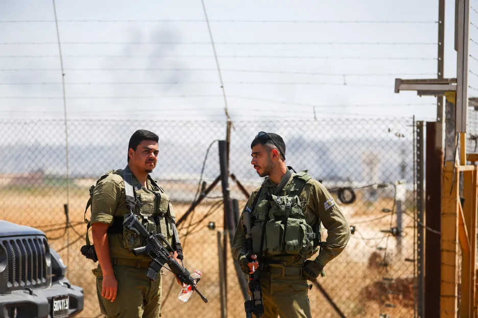 Hlídkující izraelští vojáci na Západním břehu