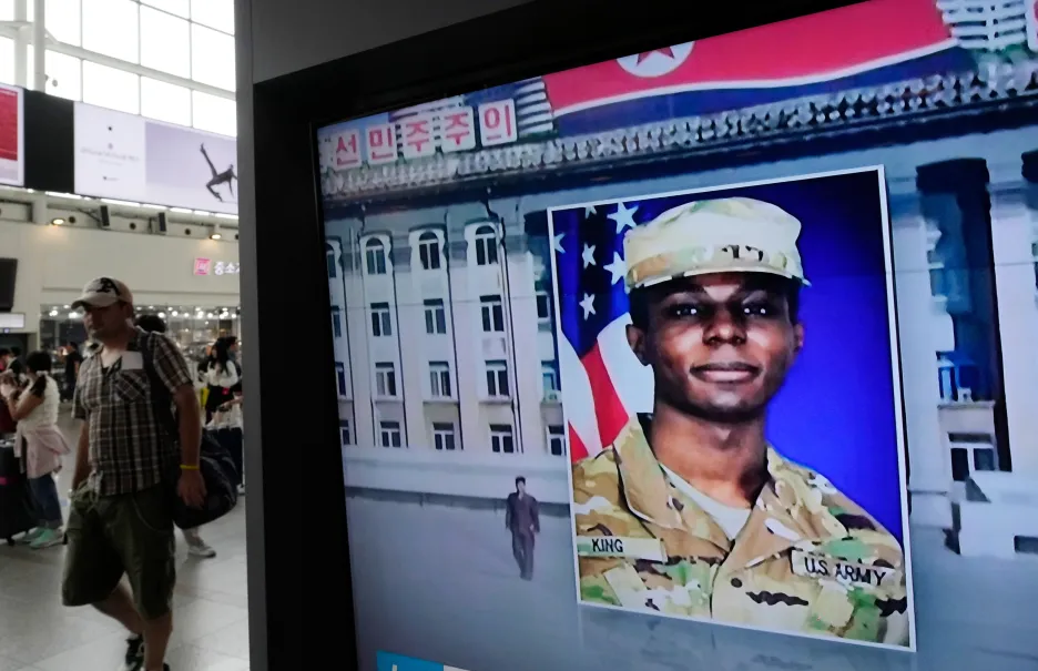 Zprávy o americkém vojákovi v KLDR v jihokorejské televizi
