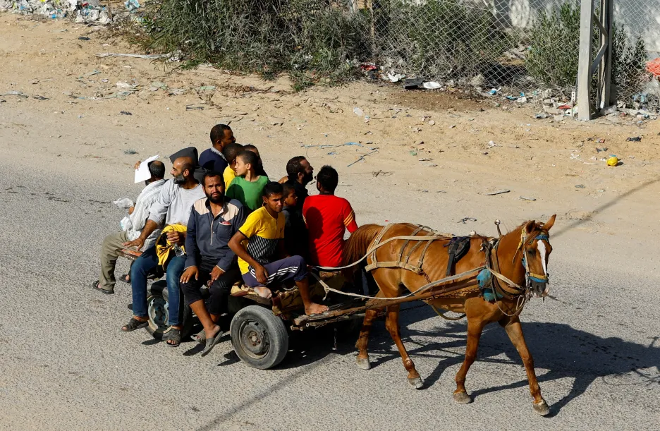 Palestinští pracovníci se vrací do Pásma Gazy