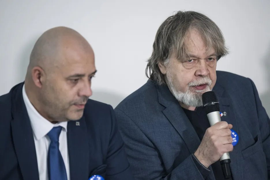 Roman Ďurčo a Jaroslav Povšík na tiskové konferenci