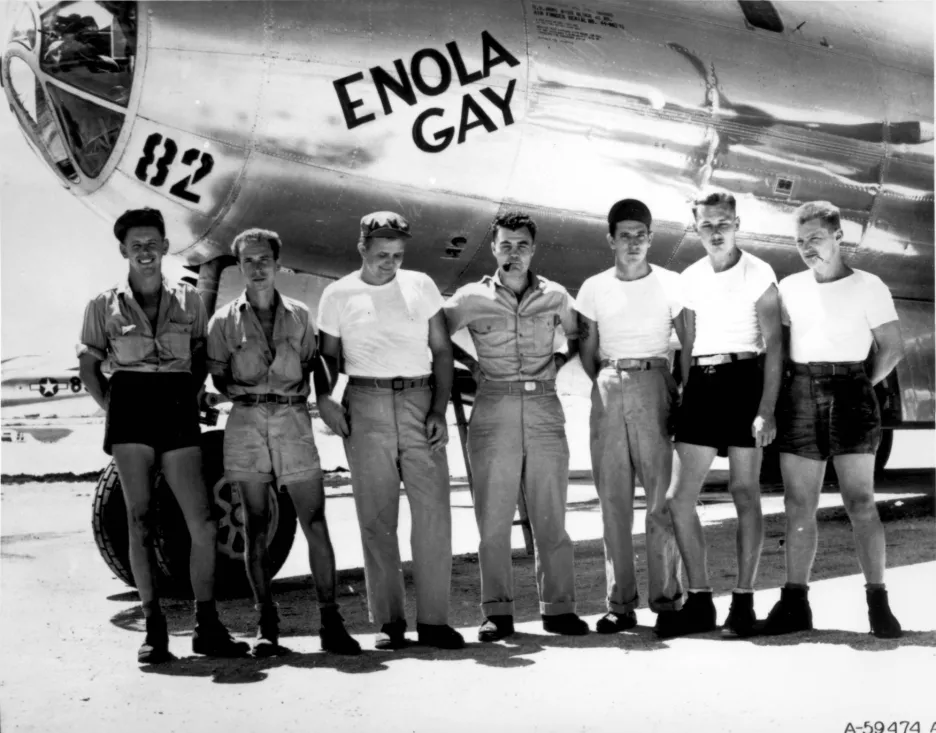 Posádka bombardéru Enola Gay