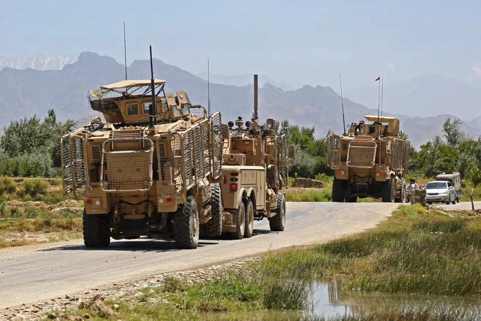 České armádní vozy v Afghánistánu