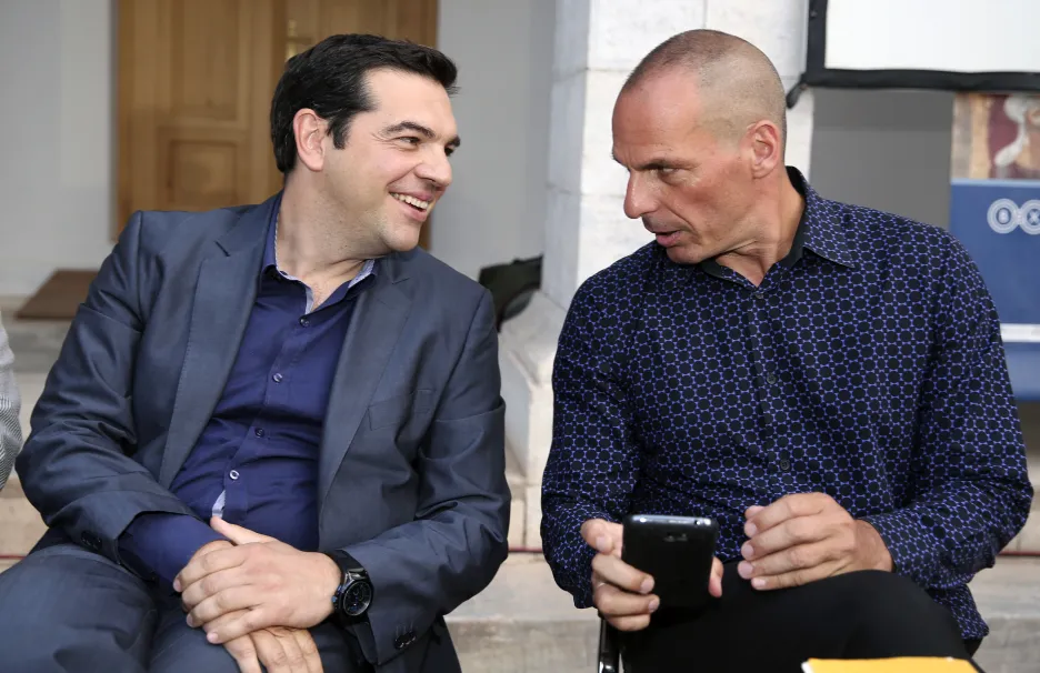 Řecký premiér Alexis Tsipras a bývalý ministr financí Janis Varufakis