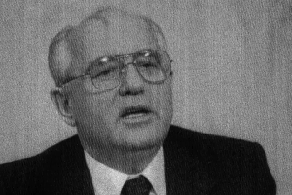 Michail Gorbačov v televizním projevu oznamuje rezignaci na funkci sovětského prezidenta