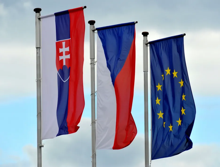 Státní vlajky Slovenska, Česka a Evropské unie