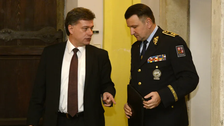 Předseda sněmovní vyšetřovací komise Pavel Blažek a policejní prezident Tomáš Tuhý