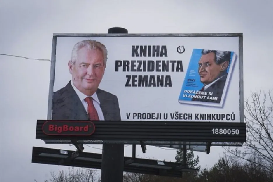 Za kampaň před prezidentskými volbami na knihu o Zemanovi dostlao vydavatelství pokutu 40 tisíc