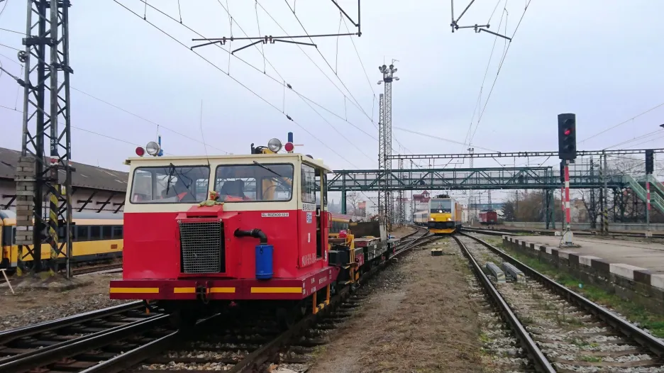 Vlak RegioJetu od srážky dělilo 30 metrů