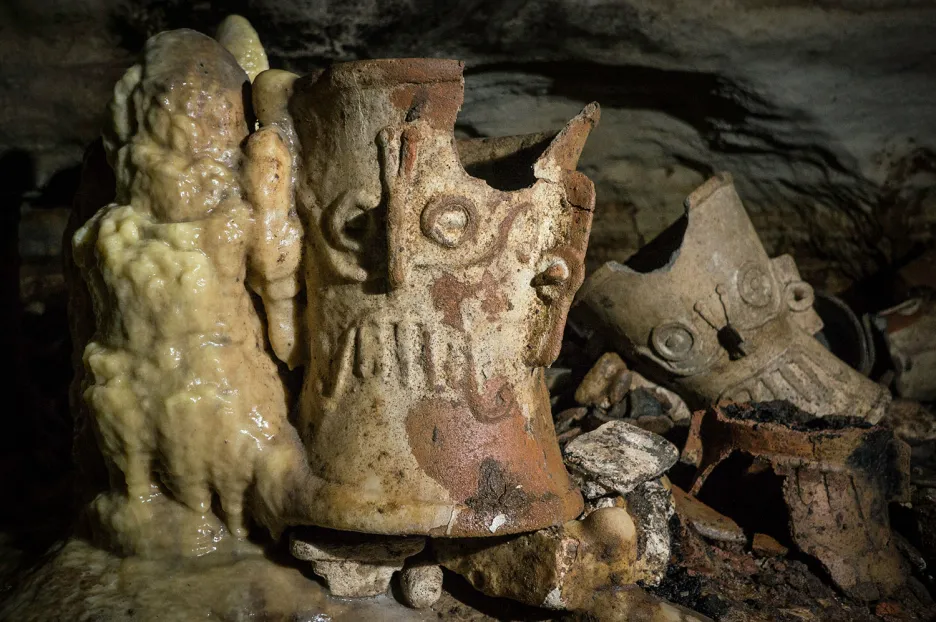 Nálezy z jeskyně Balamkú 