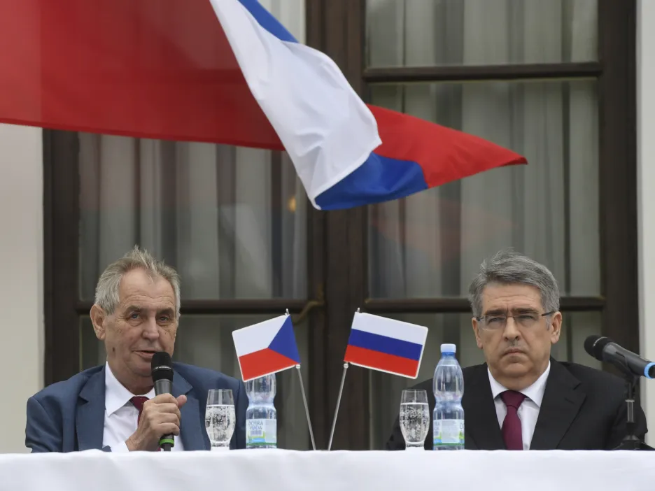 Miloš Zeman a ruský velvyslanec v ČR Alexandr Zmejevskij 