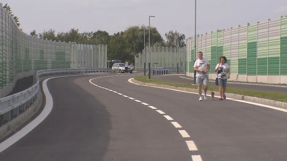 Prodloužená Mostní odvede tranzitní dopravu z centra Hrabové