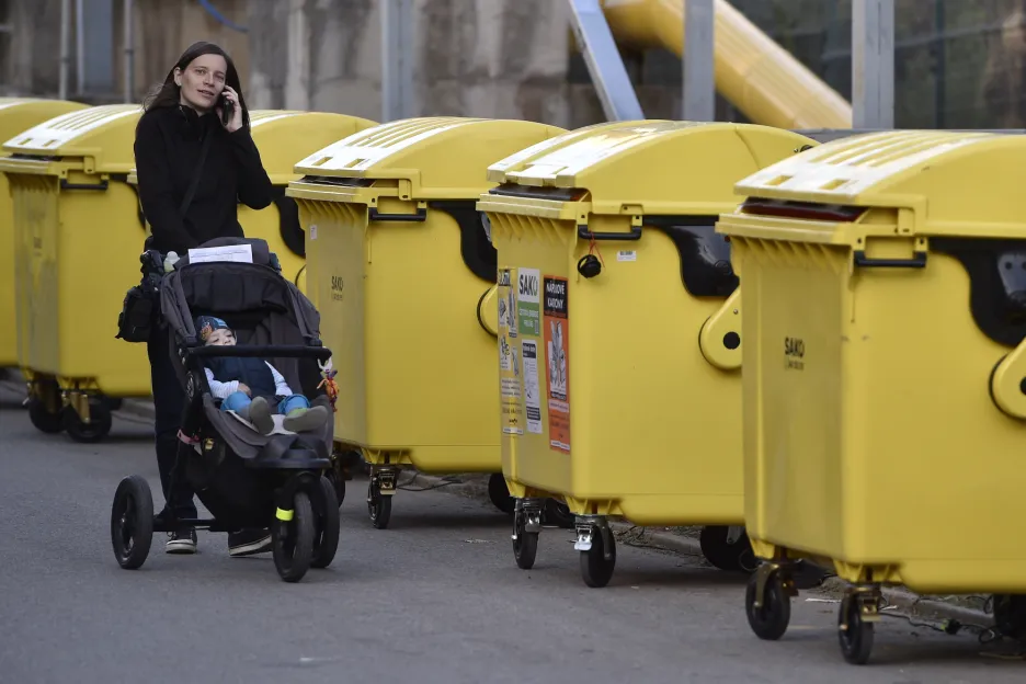 Kontejnery na plastový odpad v Brně