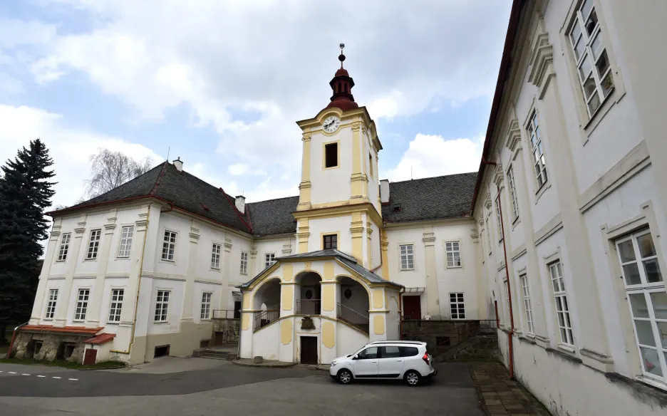 Luhačovický zámek se vrátil do majetku rodu Serényiů