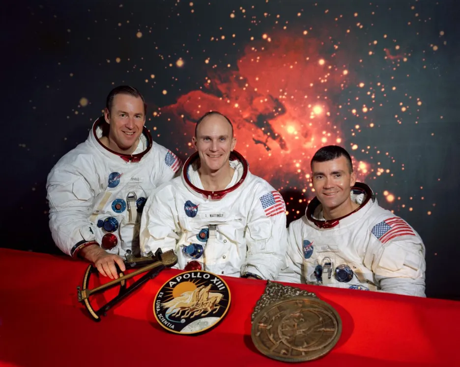 Posádka Apollo 13: James A. Lovell Jr.,Thomas K. Mattingly II, a Fred W. Haise Jr.