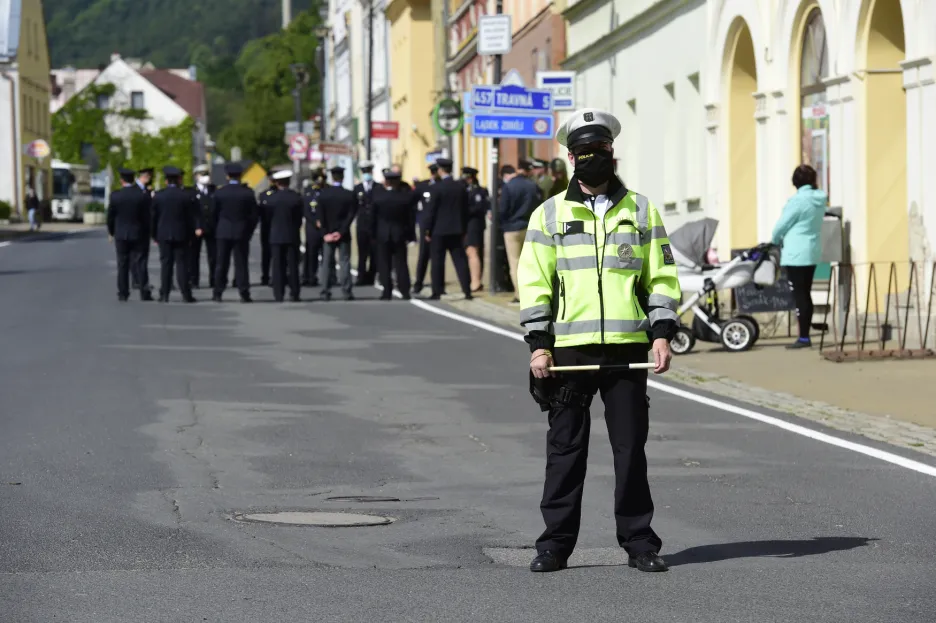 Do Javorníku se vrátili policisté