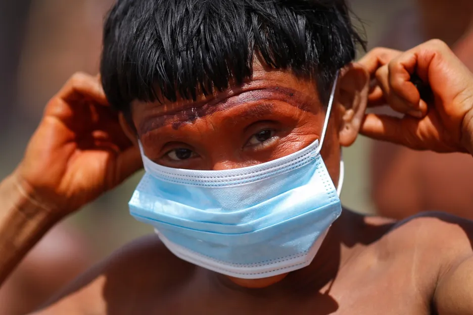 Onemocnění covid-19 se šíří amazonským pralesem