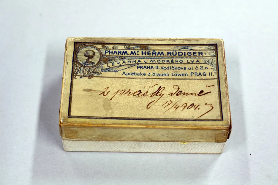 Krabička s léky, originální balení