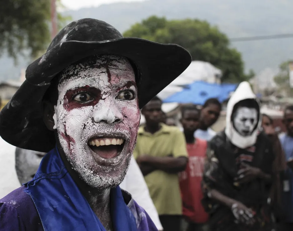 Vyznavači voodoo na Haiti oslavili svátek smrti  