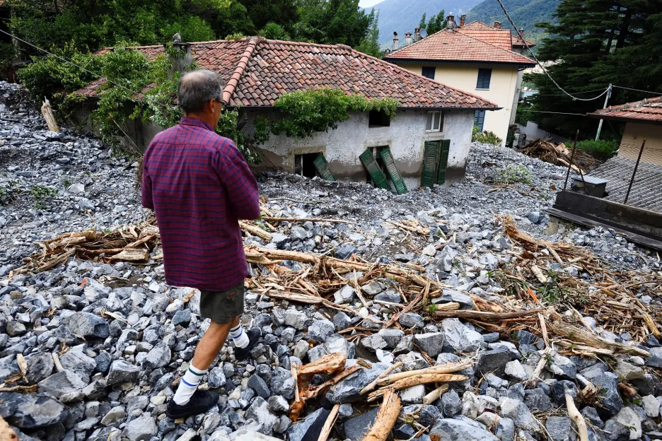 Extrémní déšť zapříčinil na několika místech v okolí Komského jezera v Itálii sesuvy půdy 