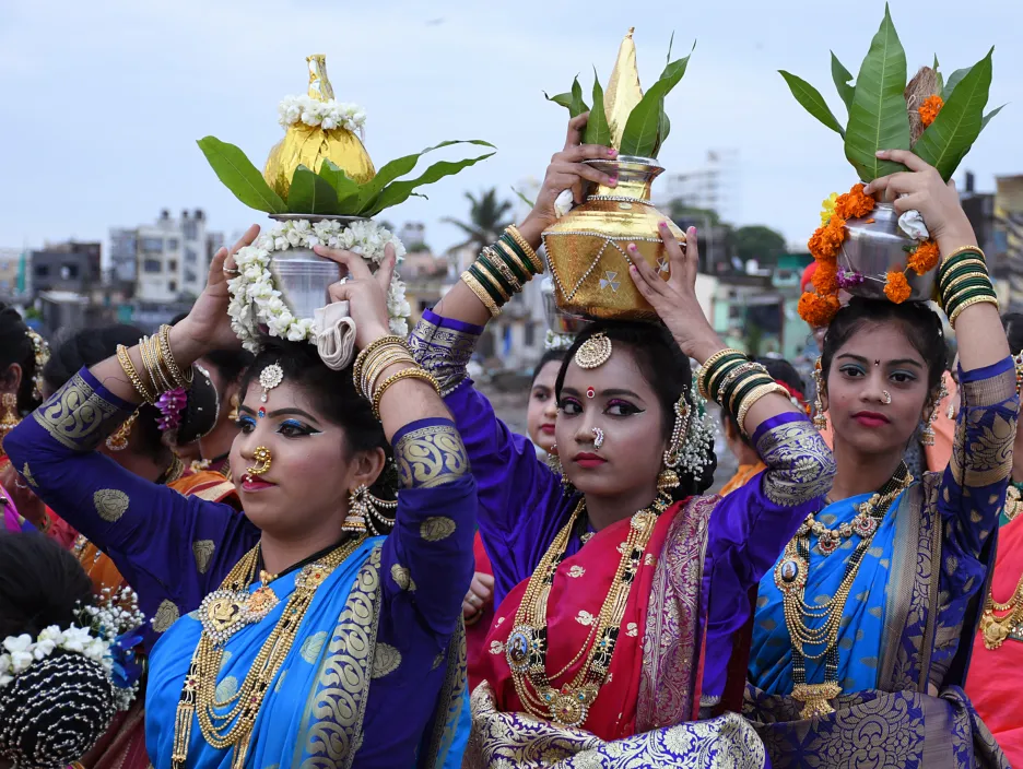 Svátek Janai Purnima se koná převážně v oblasti indického města Bombaj, částečně ho slaví slaví i obyvatelé státu Rádžasthán a dalších koutů Indie, kam byl z Bombaje historicky „importován