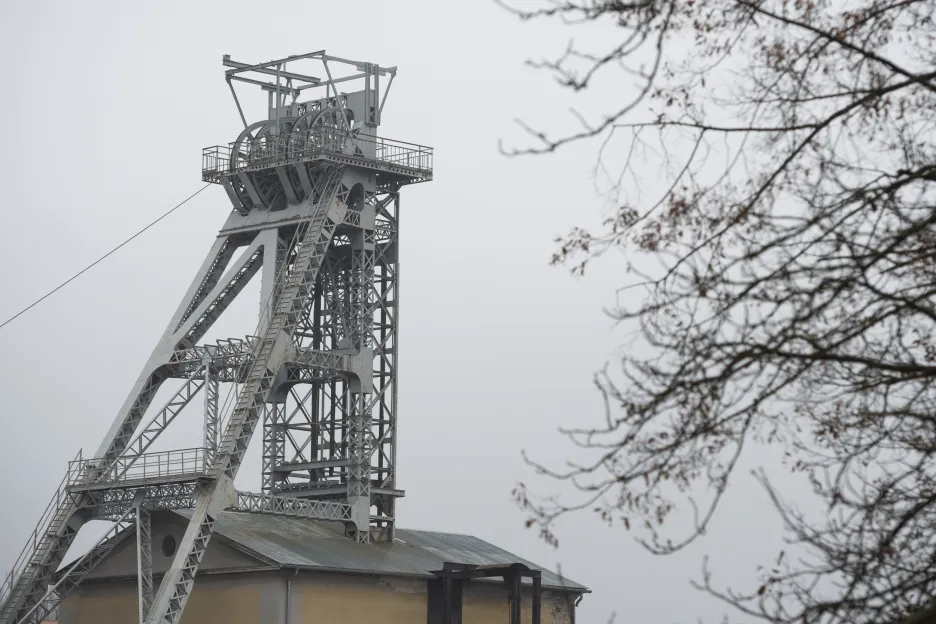 Důl Schoeller v Libušíně u Kladna na snímcích z 26. listopadu 2021. Před 20 lety, dne 29. listopadu 2001, zde došlo k explozivnímu vyhoření směsi metanu se vzduchem. Při nehodě zahynuli čtyři havíři