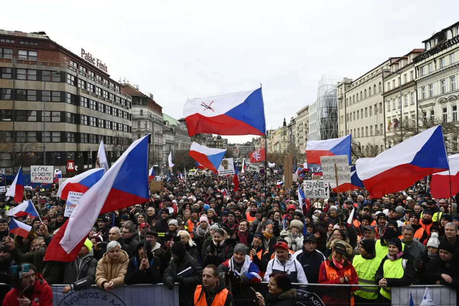 Demonstrace hnutí Chcípl PES na Václavském náměstí proti povinnému očkování