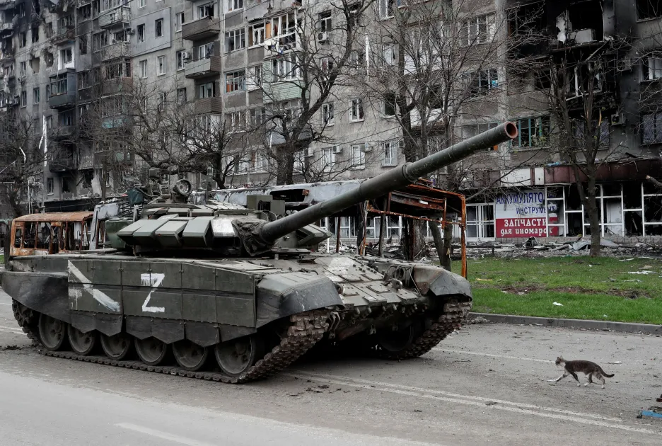 Tank ruských okupantů v Mariupolu