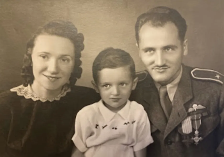 Josef Otisk mladší s rodiči (1945)