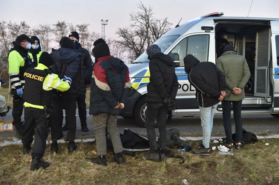 Policisté zadrželi na jihu Moravy běžence převážně ze Sýrie